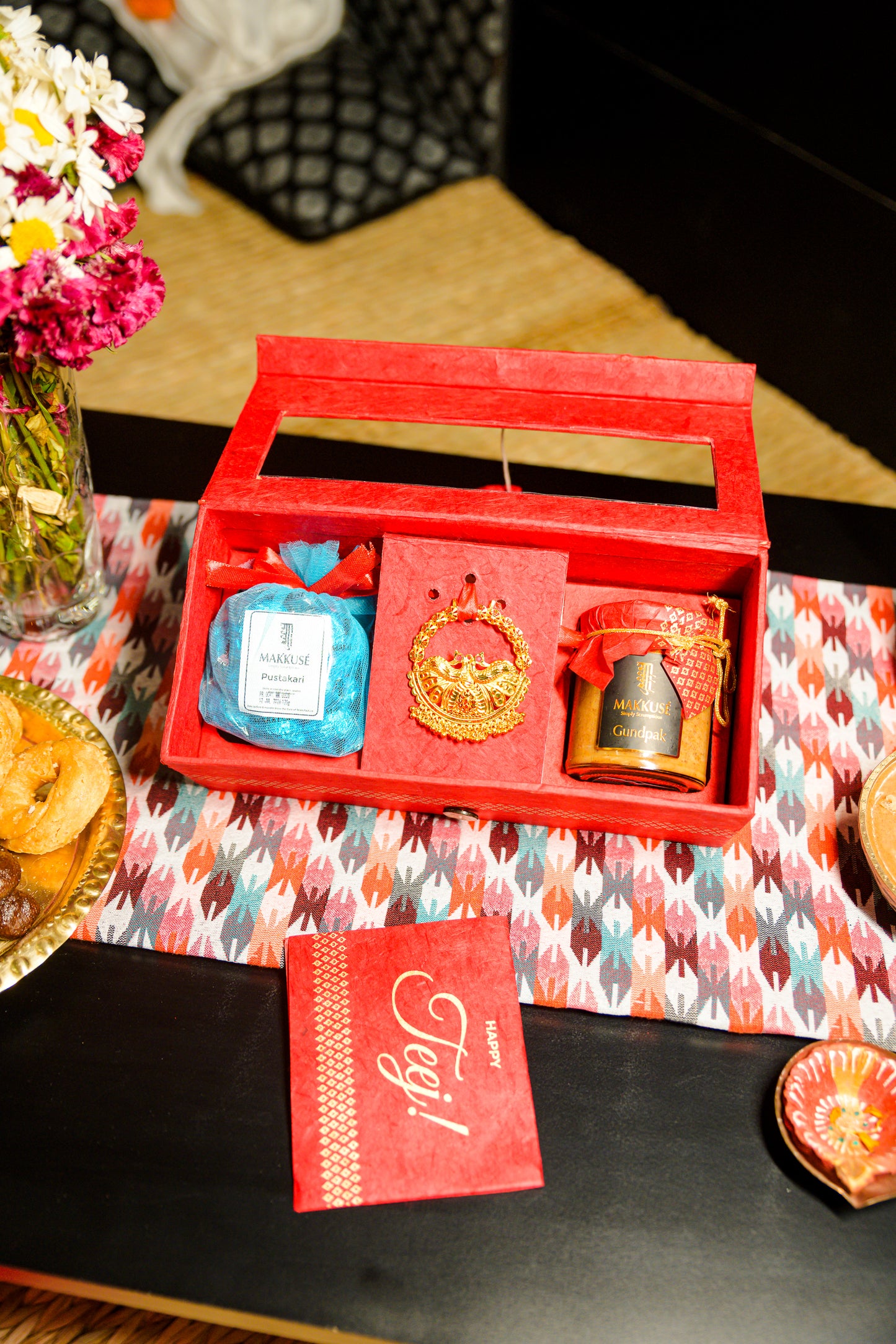 Makkusé Mini Teej Gift Box with Sirbindi ( No Added Sugar )