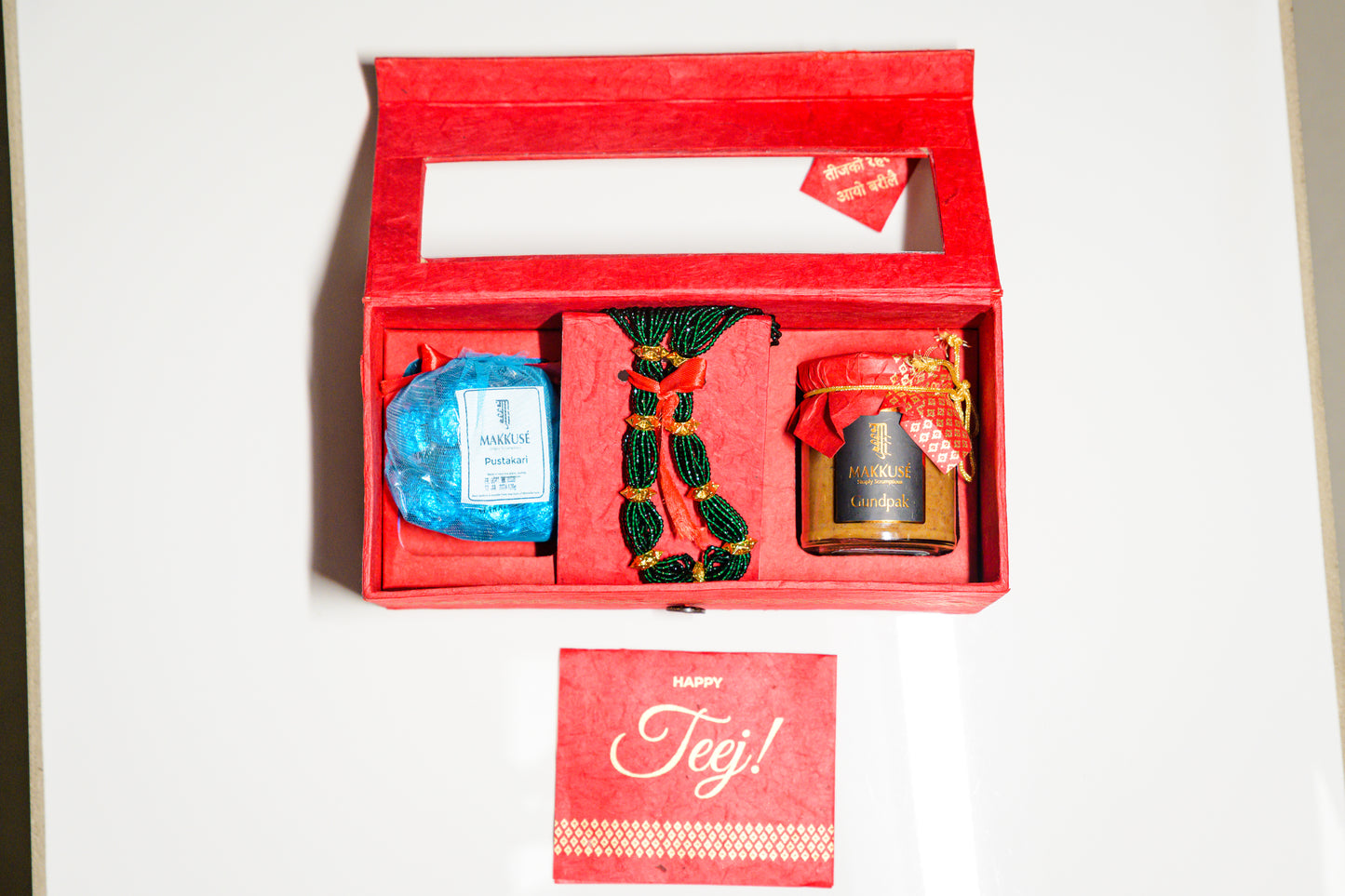 Makkusé Mini Teej Gift Box  with Naugedi ( Regular )