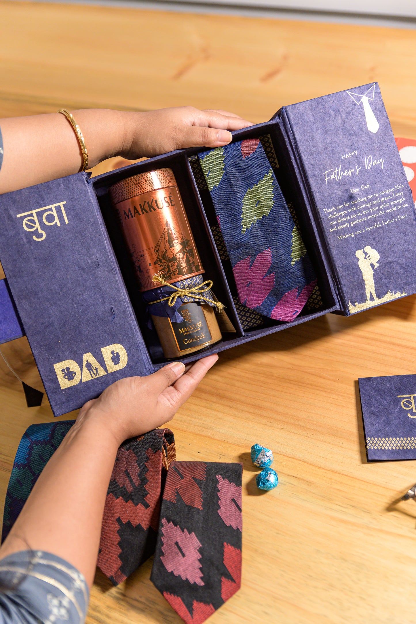 Makkusé Small Father’s Day Gift Box - with Handwoaven Dhaka Tie (No added sugar)