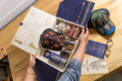 Makkusé Ultimate Father’s Day Gift Box - with Dhaka Cap (Regular)
