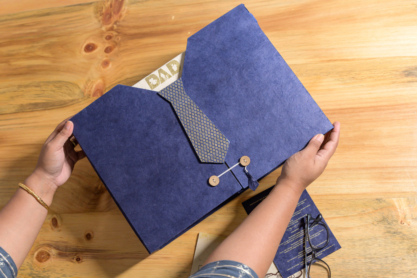 Makkusé Ultimate Father’s Day Gift Box - with Dhaka Topi (Regular)