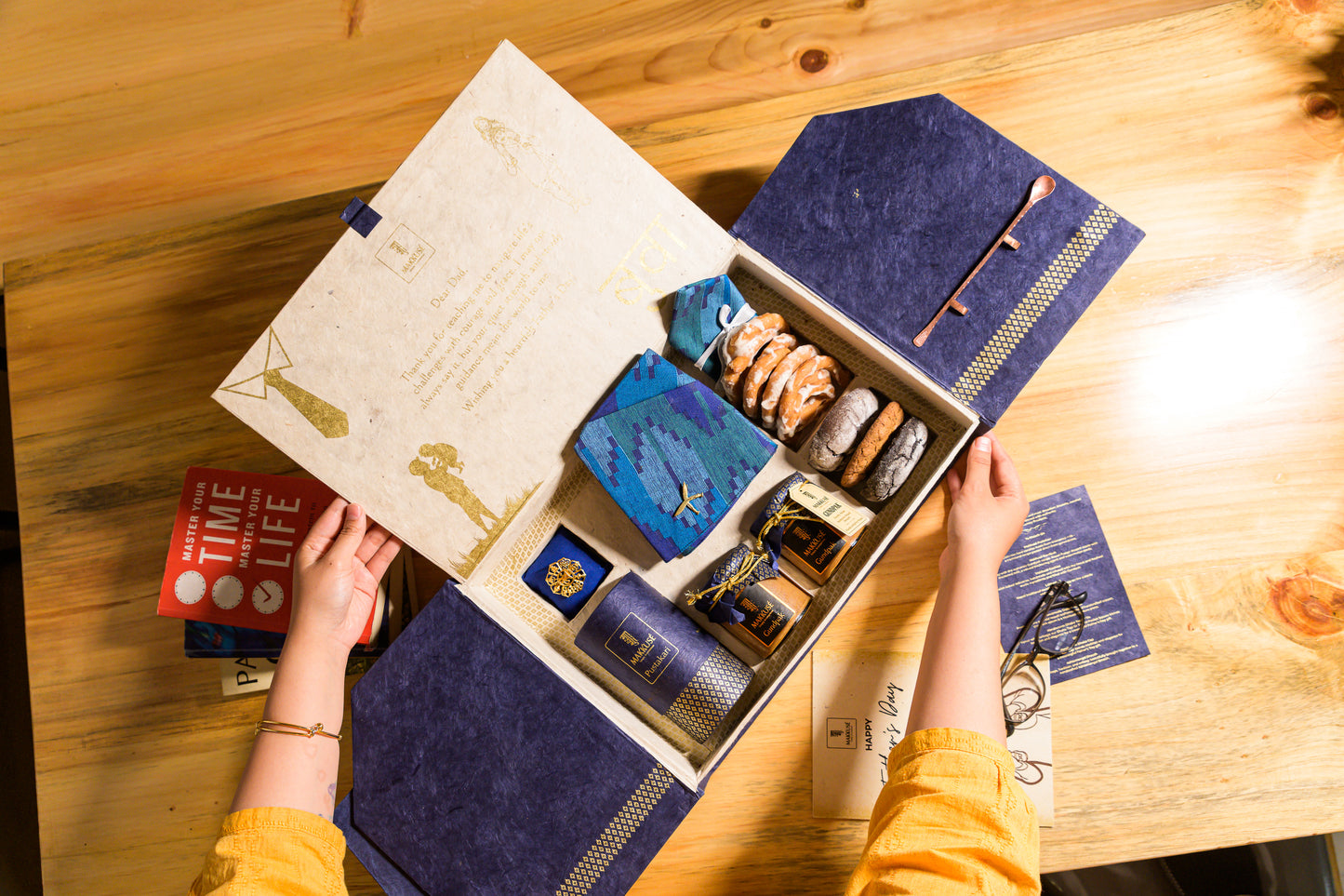 Makkusé Ultimate Father’s Day Gift Box - with Dhaka Topi (Regular)