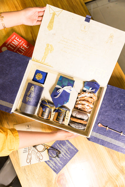 Makkusé Ultimate Father’s Day Gift Box - with Dhaka Tie (Regular)